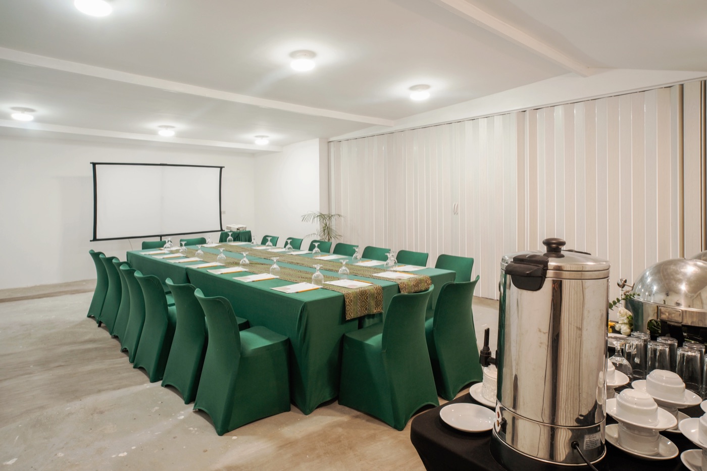 Gabe's Pavilion set in a classroom layout